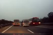 Nhà xe Tiến Hồng ngang nhiên chạy ngược chiều cao tốc HN-Lào Cai