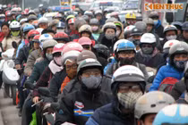 Dòng người ùn ùn rời Thủ đô về quê đón Tết