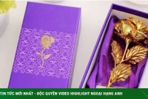 Ngày 8/3, xuất hiện hoa hồng mạ vàng giá chỉ 10.000 đồng/bông