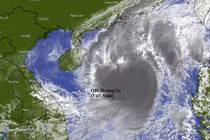 Bão số 8 mạnh lên cấp 13