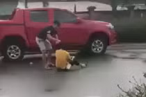 Cựu cán bộ công an giật tóc, đấm đá vợ cũ gây bức xúc dư luận bị tuyên án