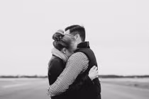 Choáng váng vì cô giúp việc trẻ ngoan hết phần bà chủ