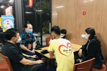 Quảng Ninh: 3 Chủ tịch phường mất việc vì lơ là chống dịch