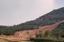 Hà Tĩnh sơ tán dân khẩn cấp vì lở núi 