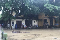 Miền Trung đang ngập lụt lại chuẩn bị hứng chịu bão số 6