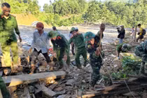 Thảm họa sạt lở vùi lấp nhiều người ở Quảng Nam: Dùng flycam tìm kiếm