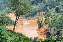 Còn 200 công nhân xây dựng thủy điện Đắk Mi2 bị cô lập ở Phước Sơn