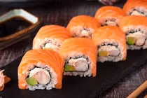 Người phụ nữ 34 tuổi bị mất ngủ, gặp ảo giác vì ăn sushi để lâu ngày