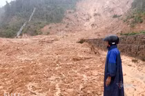 Sạt lở kinh hoàng, vùi lấp 22 cán bộ chiến sỹ ở Quảng Trị