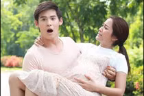 Bị nhân tình chồng mang bụng bầu đến ăn vạ, vợ nói 1 câu khiến cô ả ê mặt