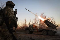 Nga siết chặt vòng vây Kurakhove, lính Ukraine đối mặt chiến thuật “nguy hiểm“