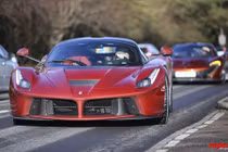 Ngắm gara người sở hữu 3 siêu xe hot nhất thế giới