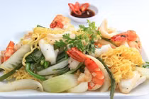 Video: Cách làm mì gói xào hải sản thơm nức mũi, ngon hết nấc