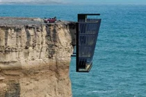 Video:10 ngôi nhà nguy hiểm nhất thế giới, thử thách người dũng cảm