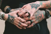 Video: Thích gì xăm đó cả cuộc đời không ngóc đầu lên nổi