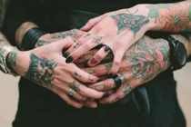 Video: Thích gì xăm đó cả cuộc đời không ngóc đầu lên nổi