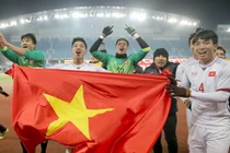 Video: Cười ngất bố con Xuân Bắc dự đoán tỉ số chung kết AFC Cup 