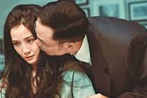 Video: Phía sau người phụ nữ giận dỗi là người đàn ông không biết mình sai ở đâu