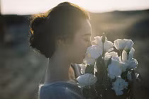 Video: Giải mã vì sao giữa vạn người ta lại gặp và yêu nhau