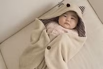 Video: Bé viêm hô hấp vì cách ủ ấm sai lầm của người lớn