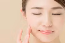 Video: Mụn thâm hết sạch vì đông đá thứ này rồi đem thoa lên mặt