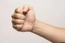 Video: Nắm chặt bàn tay 30 giây biết ngay tình hình sức khỏe của chính mình