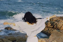 Video: Cuối năm rồi, bỏ hết những chuyện cũ đi thôi!