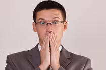 Video: 7 tác hại nguy hiểm của há miệng khi ngủ