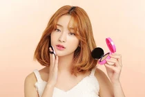 Video: 6 thói quen sai lầm hàng ngày khiến mụn nở hoa đầy mặt