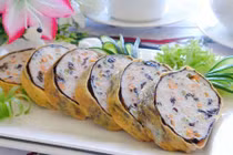 Video: Cách làm rong biển cuộn chả cá ngon ngất ngây