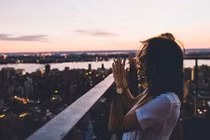 Video: Cô đơn, một mình có thực sự đáng sợ như bạn nghĩ?