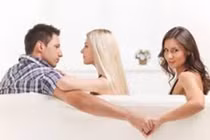 Video: Khi đàn ông bắt cá hai tay