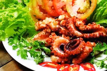 Video: Cách làm bạch tuộc nướng sa tế cay nồng, thơm nức mũi