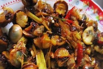 Video: Cách làm ốc xào sa tế cay thơm ngon