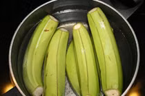 Video: 3 công thức với chuối xanh khiến nám, tàn nhang biến mất hết