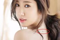 Video: Xem bói nốt ruồi ở lưng đoán biết giàu sang hay nghèo hèn