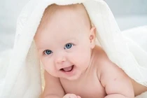 Video: Sinh con năm 2019 Kỷ Hợi bố mẹ tuổi này sẽ đại cát đại lợi