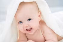 Video: Sinh con năm 2019 Kỷ Hợi bố mẹ tuổi này sẽ đại cát đại lợi