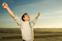 Video: Cứ vô tư sống may mắn giàu có tự tìm đến