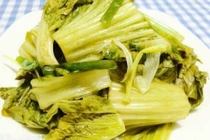 Video: Cách làm dưa cải muối chua giòn ngon cực cho ngày Tết