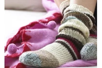 Video: Xỏ tất đi ngủ, thói quen sai lầm của phần đông người Việt