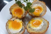 Video: Cách làm chả cá bọc trứng lòng đào thơm ngon, nhìn là mê