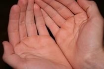 Video: Bàn tay có 1 trong 5 dấu hiệu này, càng già lại càng giàu