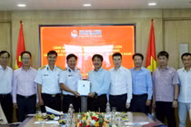 Petrovietnam và PV GAS ủng hộ hải quân 600 triệu đồng