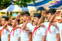 Đình Trọng, Quang Hải chào cờ đầu tuần với trường Nguyễn Trường Tộ