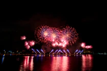 Trình diễn pháo hoa trên máy tính, rinh ngay 20 triệu đồng