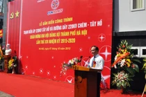 Gắn biển công trình chào mừng ĐHĐB Thành phố lần thứ XVI tại trạm 220kV Tây Hồ