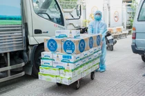 Vinamilk tiếp sức tuyến đầu đang ngày đêm xét nghiệm sàng lọc ở TP.HCM