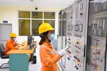 EVNHANOI đảm bảo điện ngày Lễ kỷ niệm 47 năm ngày Giải phóng miền Nam và 136 năm ngày Quốc tế lao động