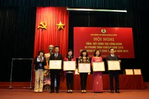 Bộ trưởng Bộ Y tế trao tặng Bằng khen cho Công ty Dược phẩm Tâm Bình